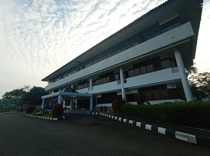 GEDUNG DEPSOS